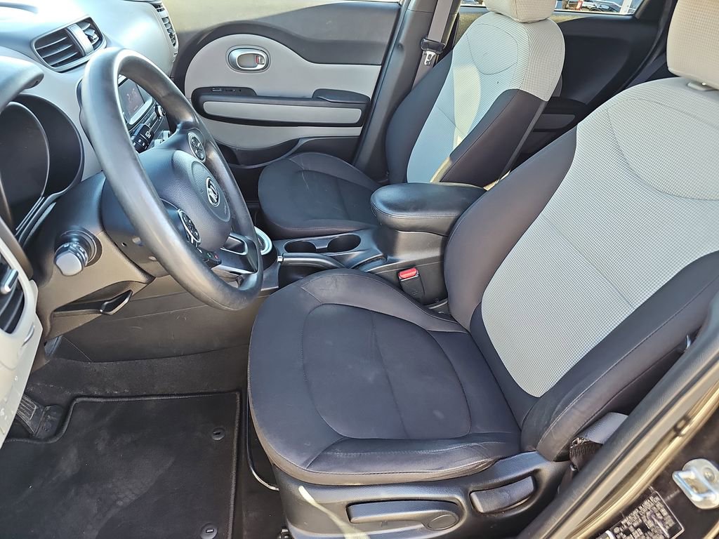 Used 2015 Kia Soul Base image 17