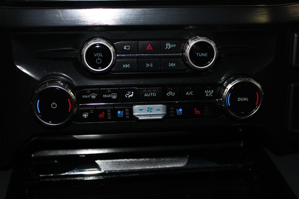 Used 2025 Ford F250 Lariat w/ Black Appearance Package AWD/4WD image 46