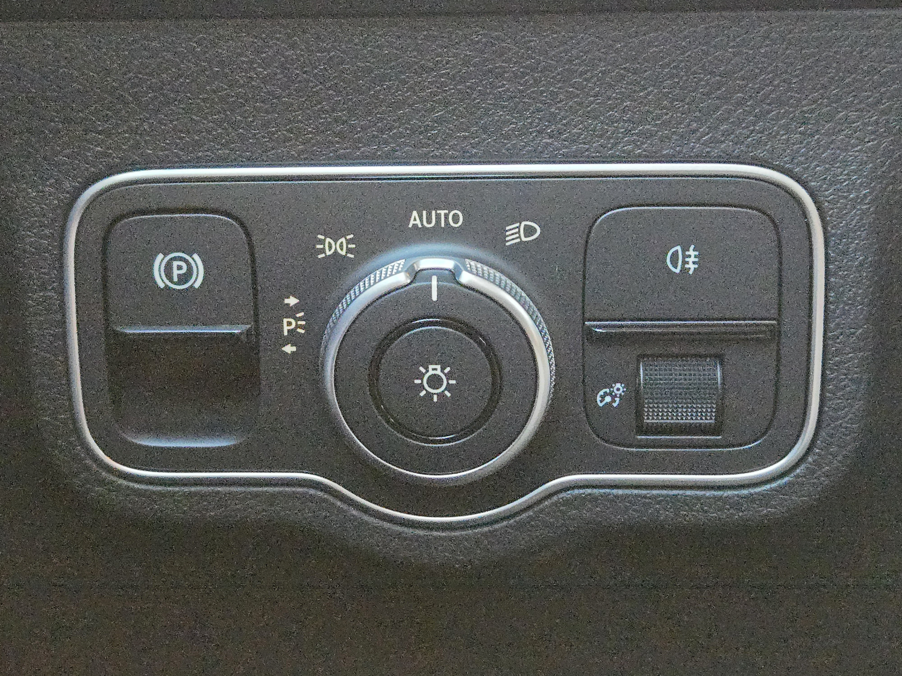 Certified 2023 Mercedes-Benz EQB 300 4MATIC image 19