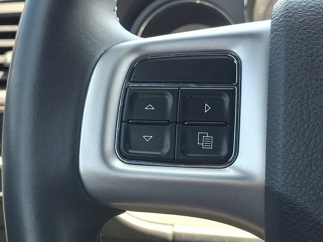 Used 2014 Dodge Challenger SXT RWD image 19