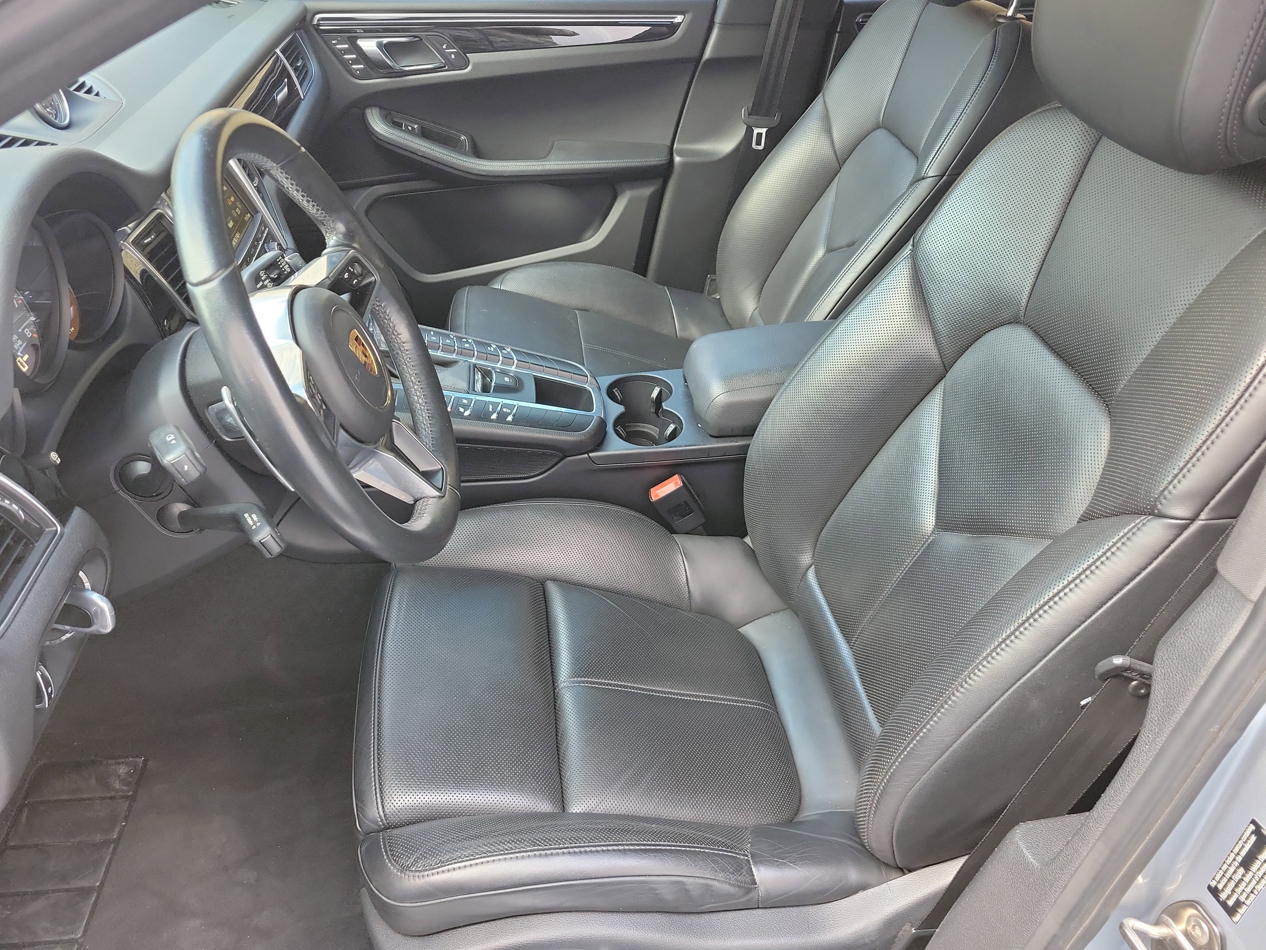 Used 2016 Porsche Macan S image 9