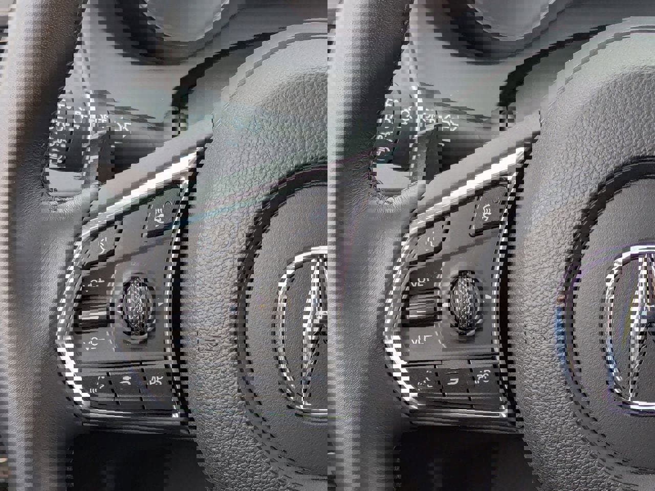 Certified 2025 Acura RDX SH-AWD w/ Advance Package image 26