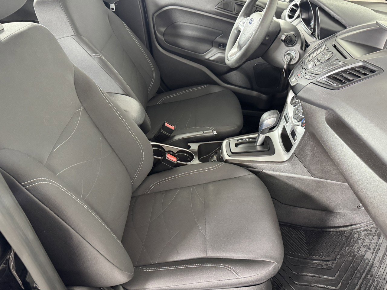 Used 2019 Ford Fiesta SE image 8