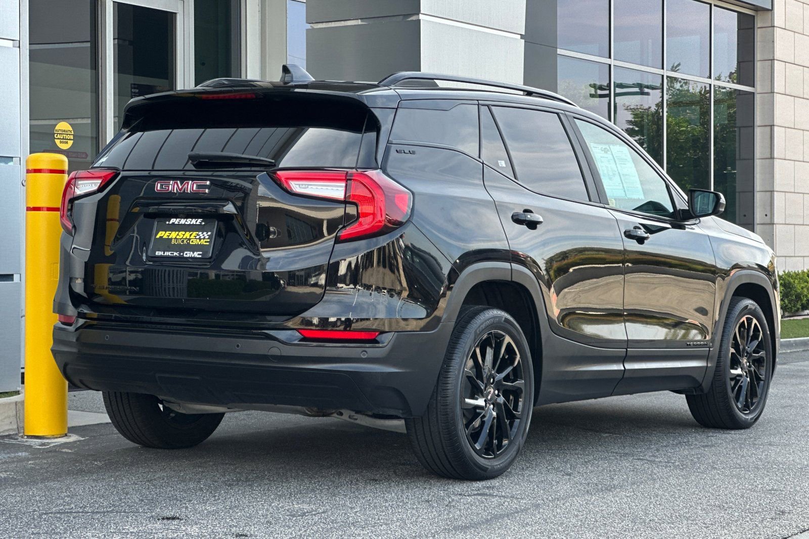 Certified 2023 GMC Terrain SLE w/ Elevation Edition image 4