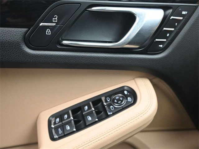 Used 2019 Porsche Macan Base image 30