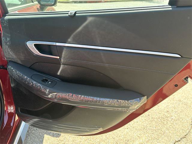 New 2025 Hyundai Sonata Limited image 16