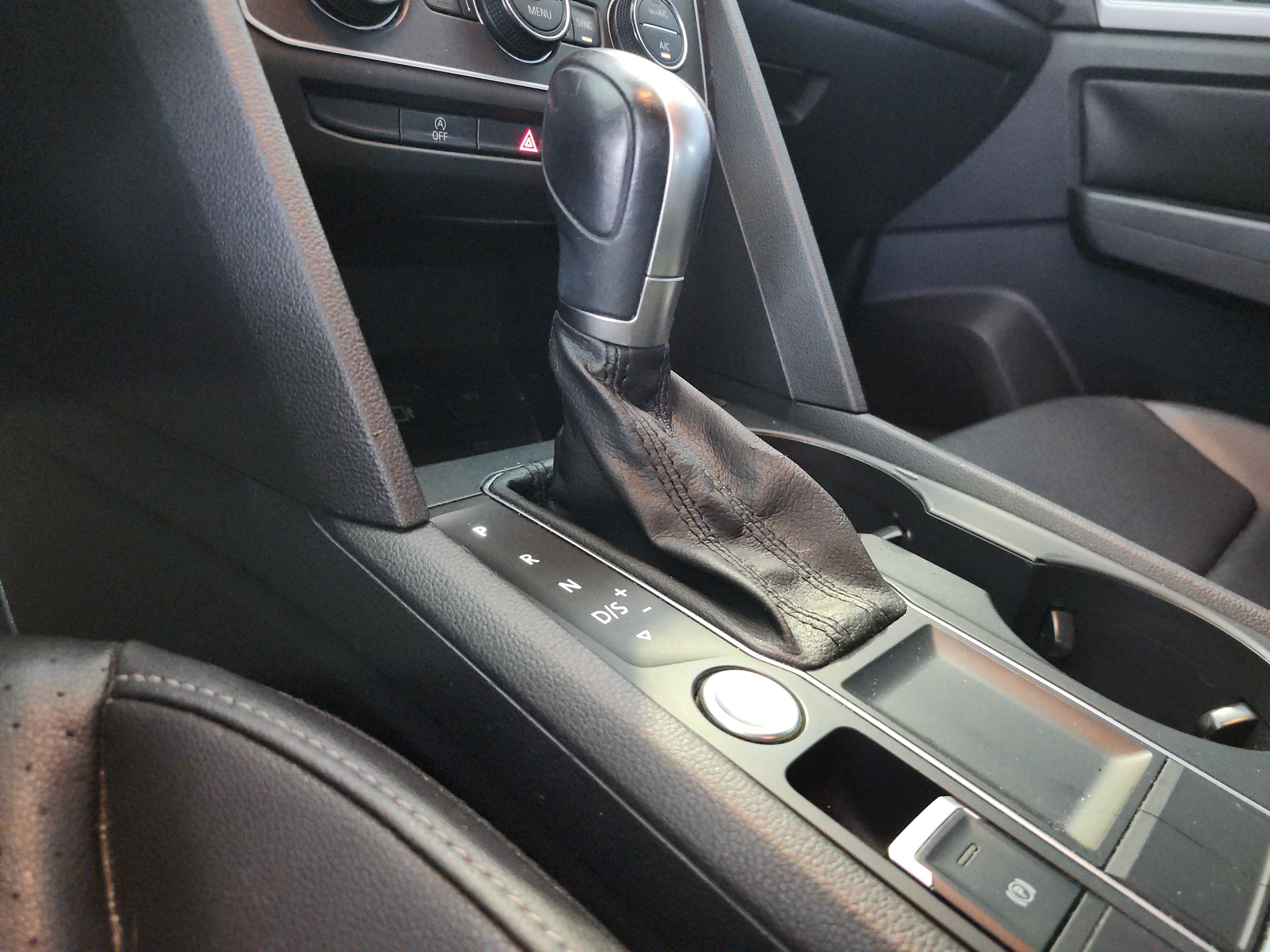 Used 2018 Volkswagen Atlas SE FWD image 16