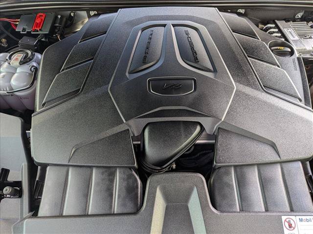 Used 2024 Porsche Cayenne AWD/4WD image 24