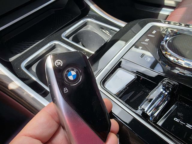 Used 2024 BMW 760i xDrive image 17