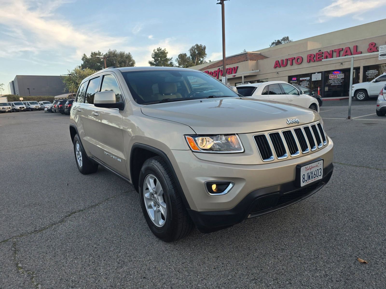 Used 2014 Jeep Grand Cherokee Laredo w/ Quick Order Package 23E RWD image 3
