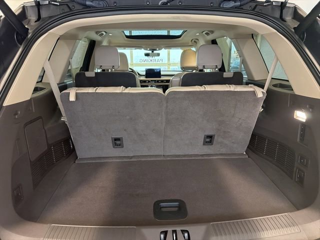 Used 2023 Lincoln Aviator AWD w/ Premium Package image 17