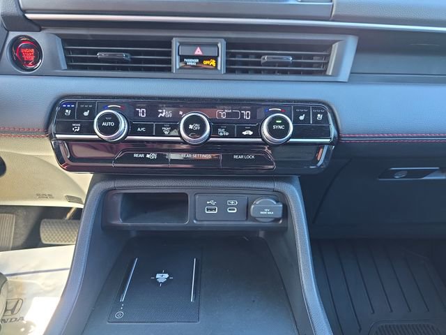 Certified 2025 Honda Pilot Black Edition image 26