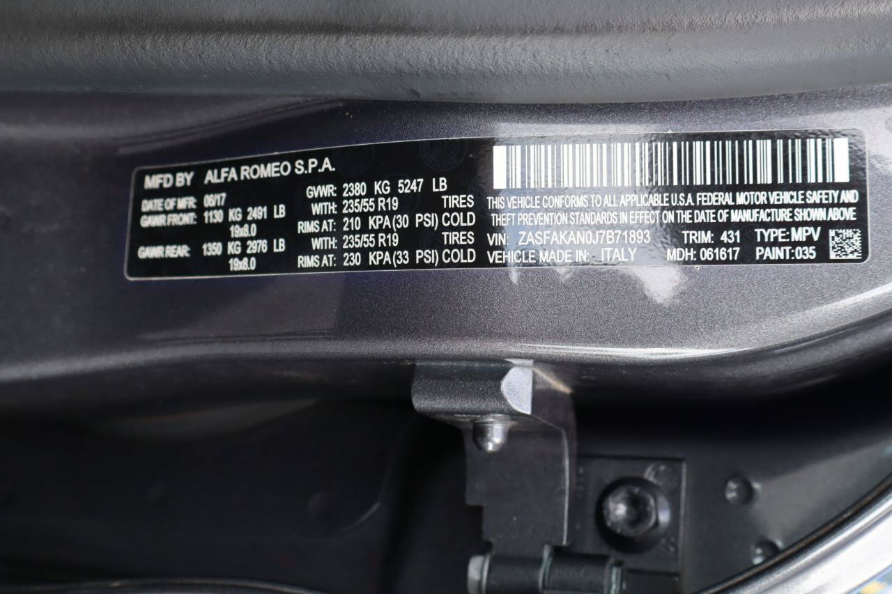Used 2018 Alfa Romeo Stelvio AWD image 28