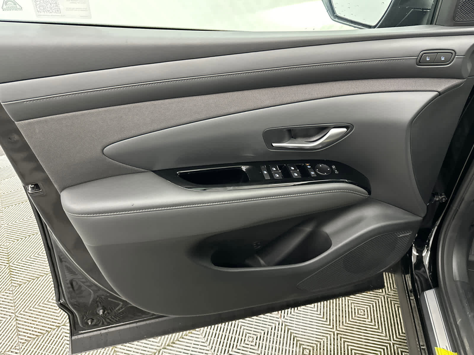 New 2025 Hyundai Tucson Limited image 11