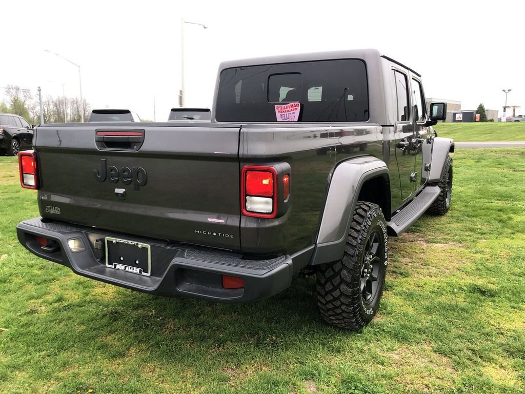 Used 2025 Jeep Gladiator Sport AWD/4WD image 13