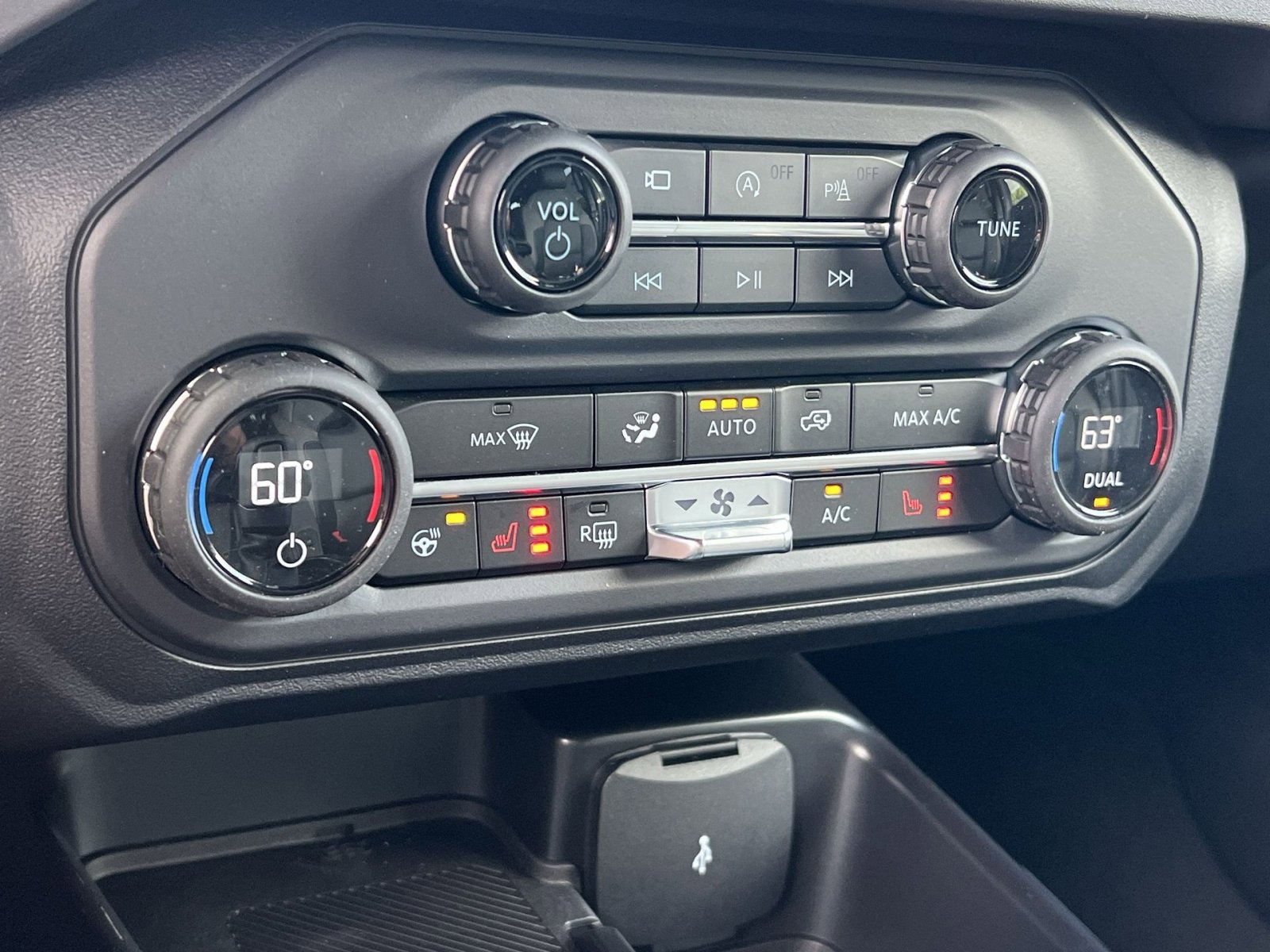 New 2025 Ford Bronco Outer Banks image 21