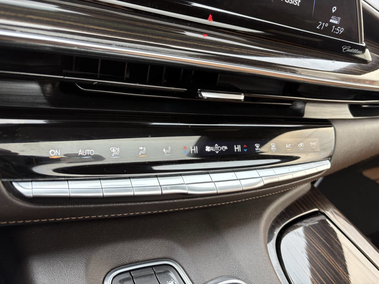 Used 2021 Cadillac Escalade ESV Premium Luxury image 60