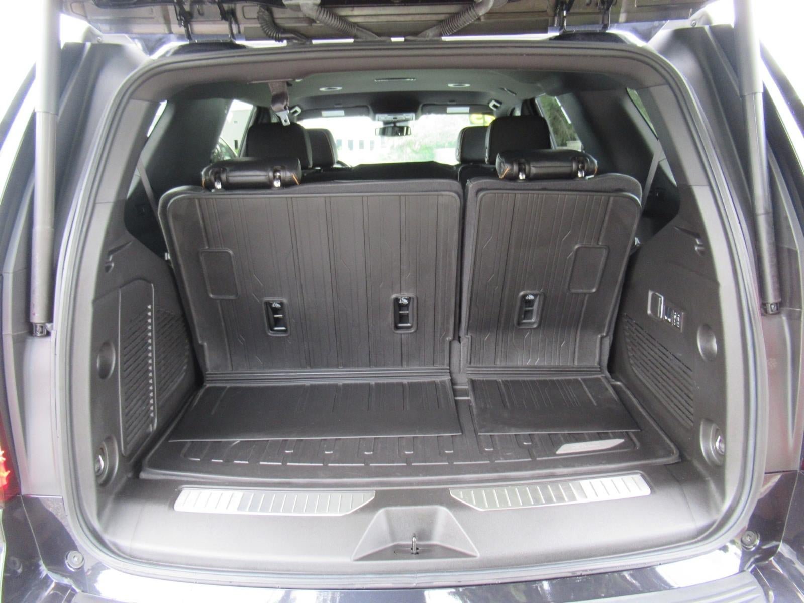 Used 2024 GMC Yukon AT4 w/ Technology Package AWD/4WD image 37
