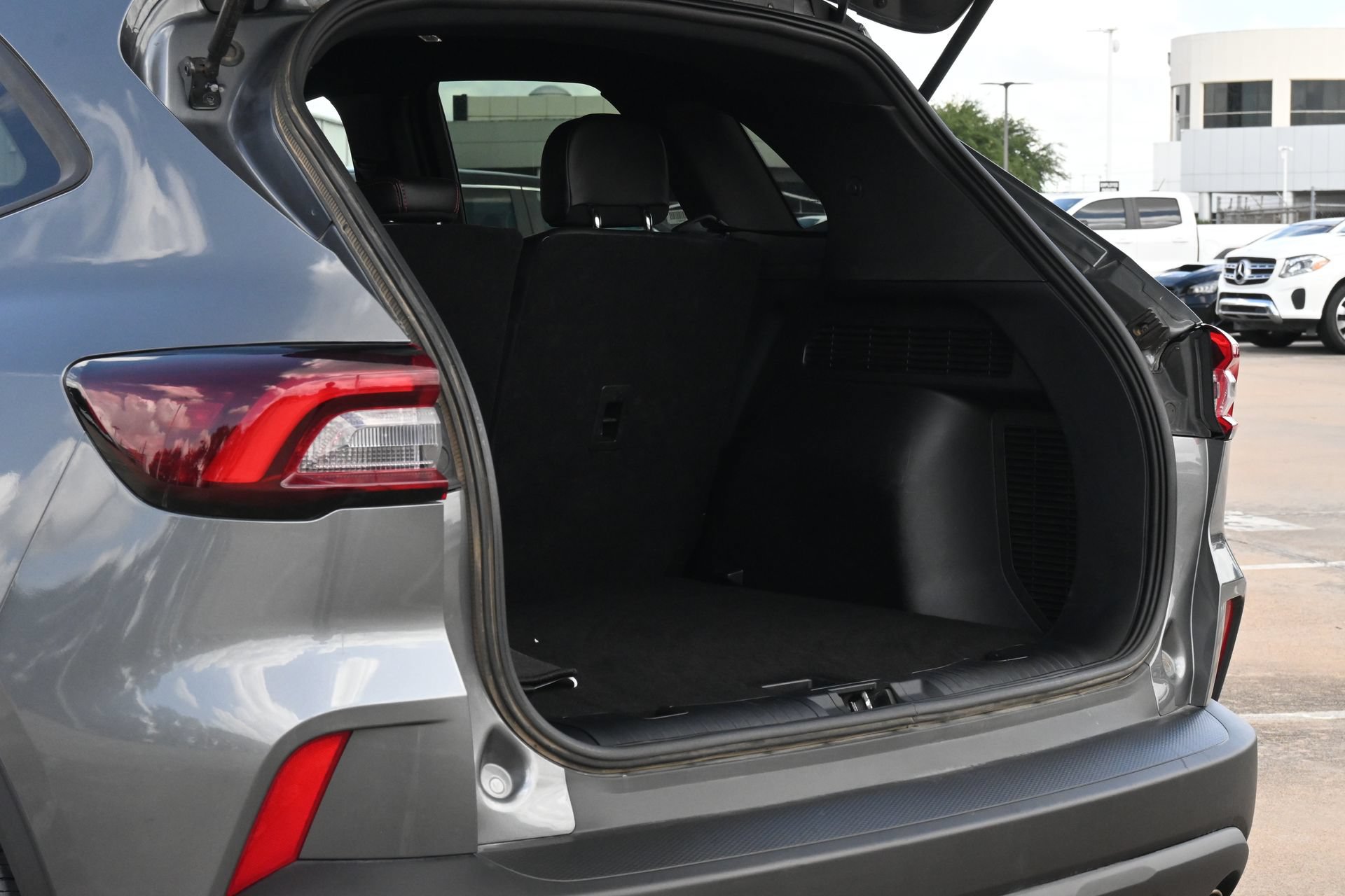 Used 2025 Ford Escape ST-Line AWD/4WD image 23