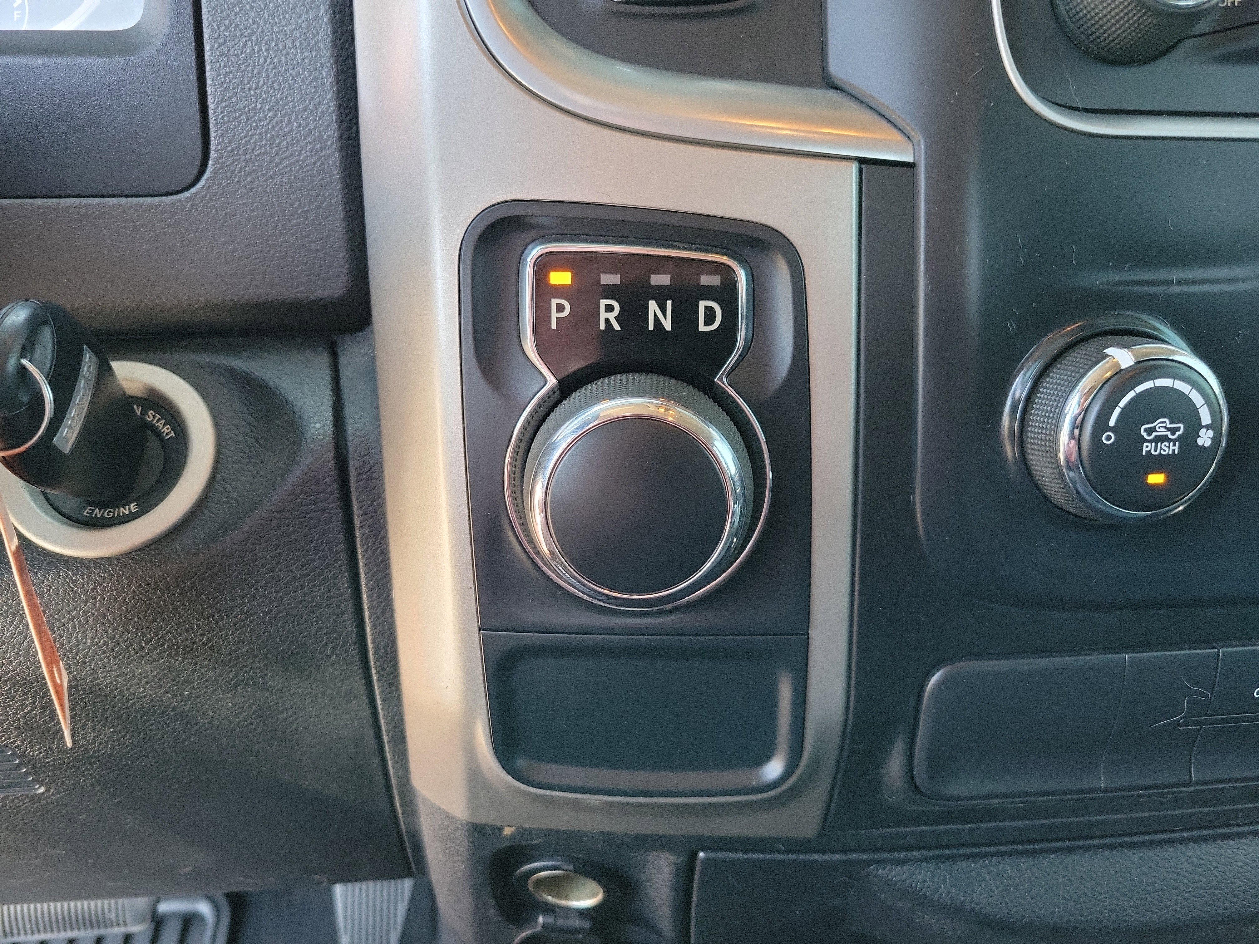 Used 2017 RAM 1500 Classic SLT image 9