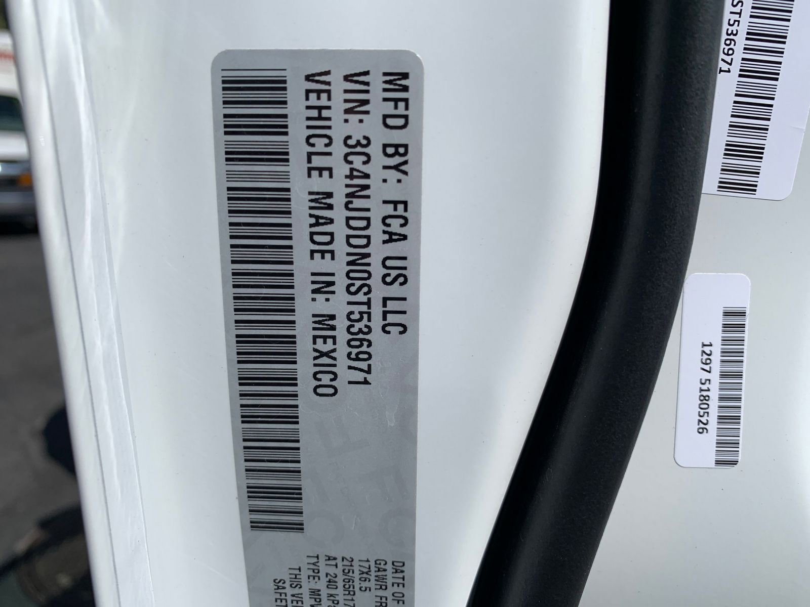 Used 2025 Jeep Compass Trailhawk image 28