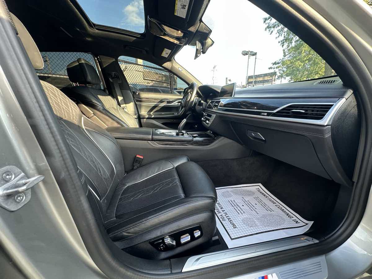 Used 2022 BMW 750i xDrive w/ Luxury Rear Seating Package AWD/4WD image 33