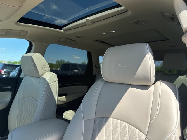 Used 2024 Buick Enclave Avenir w/ Avenir Technology Package AWD/4WD image 15