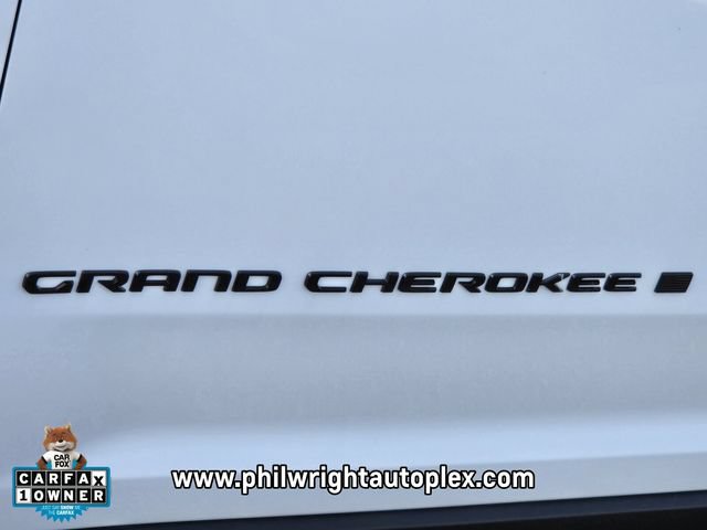 Used 2025 Jeep Grand Cherokee Altitude RWD image 16