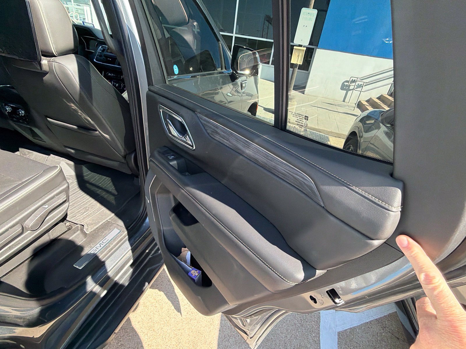 Used 2021 GMC Yukon SLT w/ SLT Luxury Plus Package RWD image 20