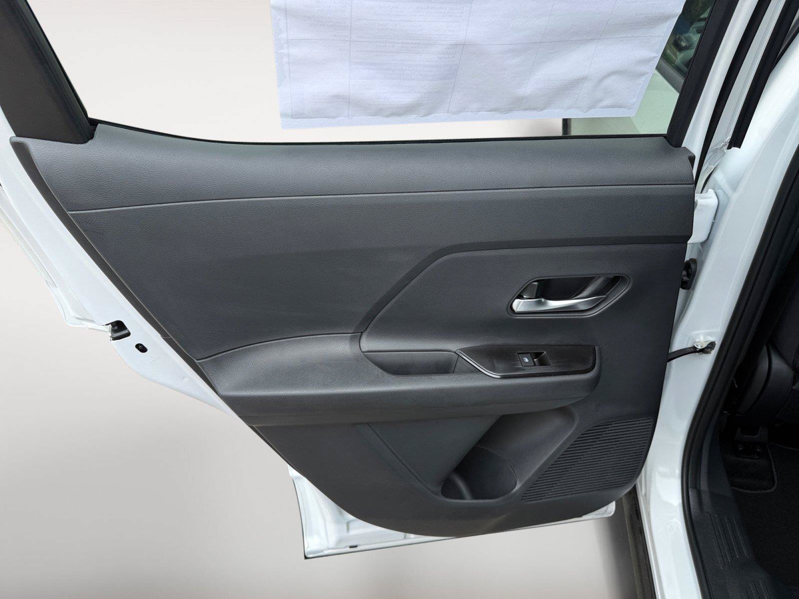 New 2027 Nissan Kicks SV AWD/4WD image 18