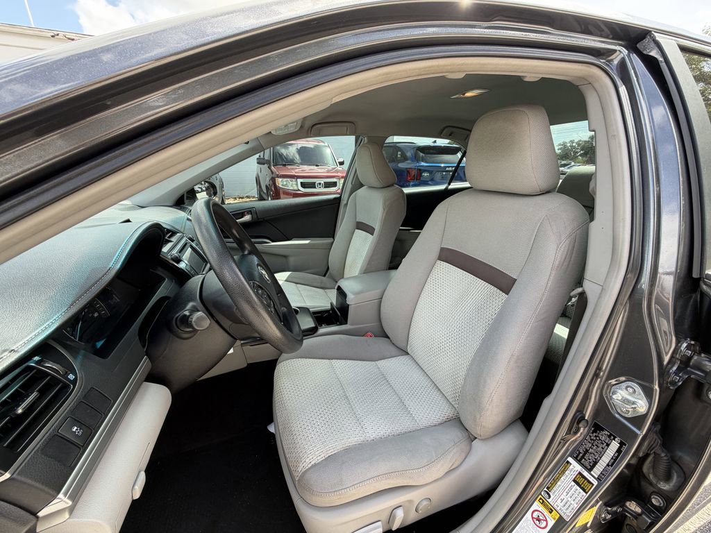 Used 2013 Toyota Camry LE image 20