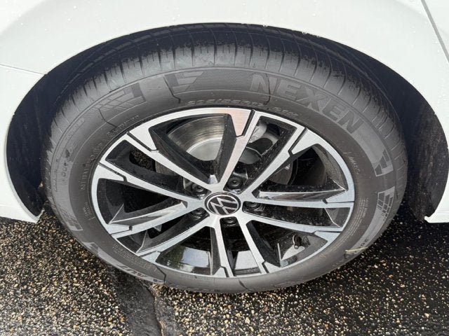 New 2027 Volkswagen Jetta Sport FWD image 4