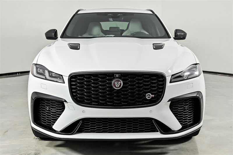 Used 2023 Jaguar F-PACE SVR AWD/4WD image 4
