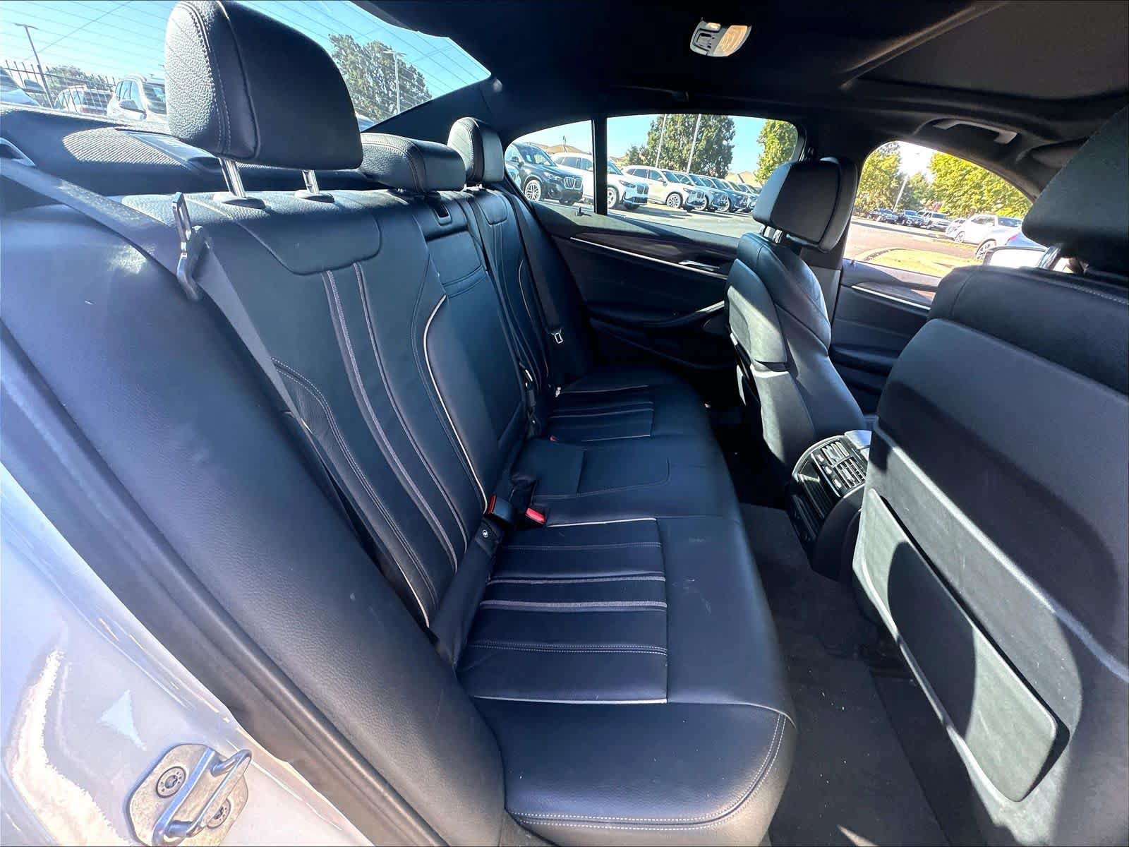 Used 2018 BMW 540i w/ M Sport Package RWD image 26