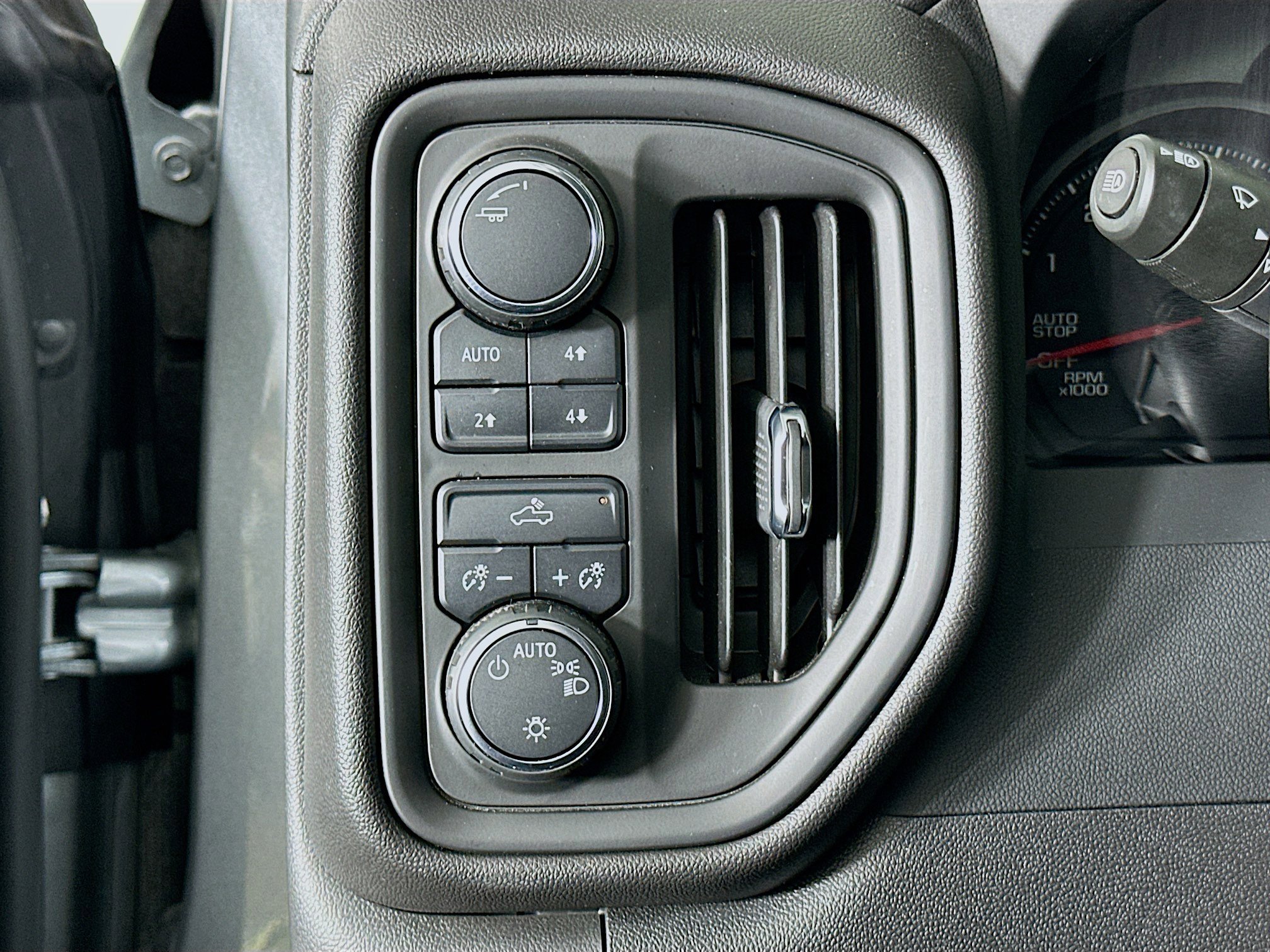 Used 2024 Chevrolet Silverado 1500 Custom Trail Boss image 16