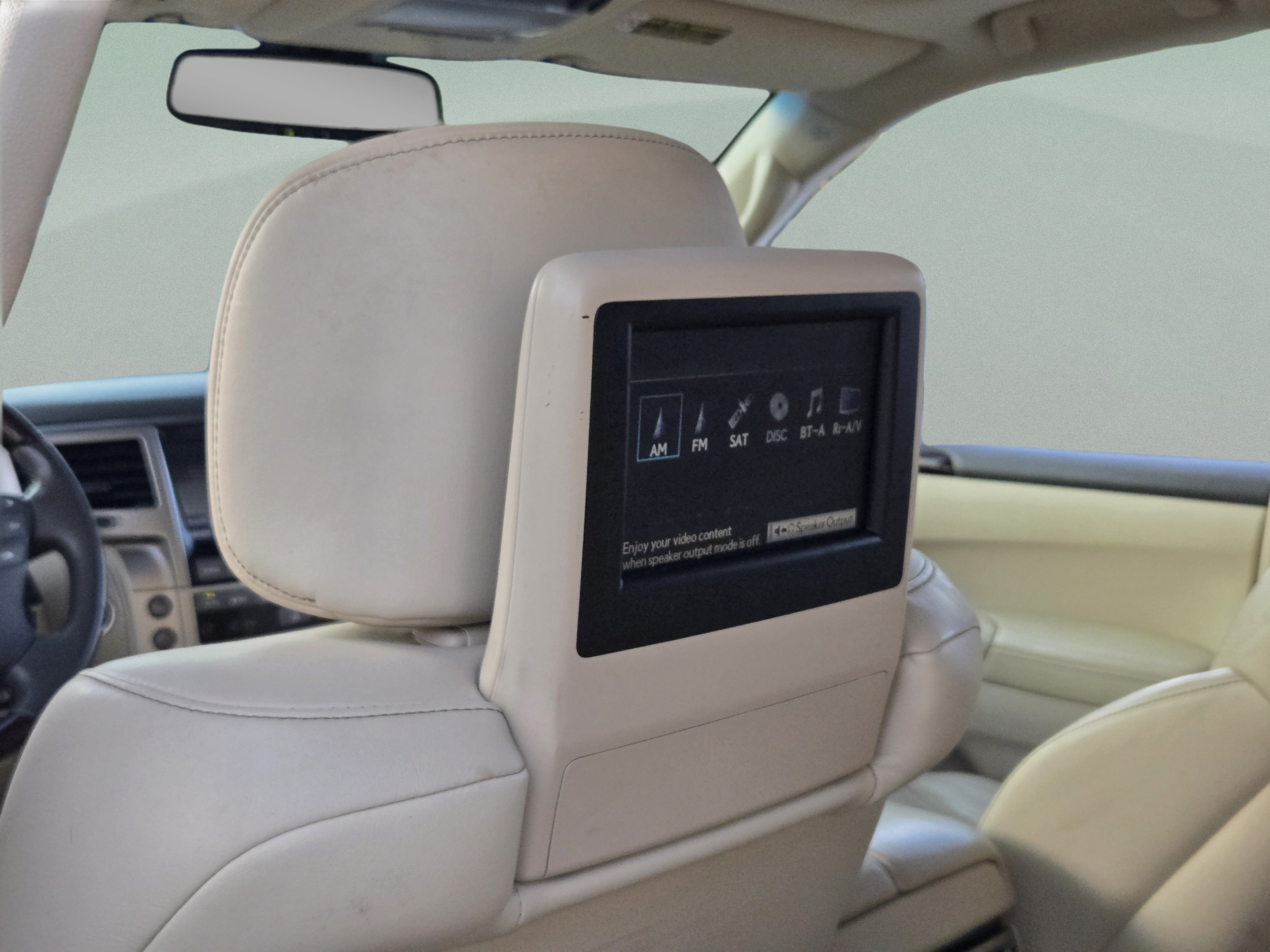 Used 2014 Lexus LX 570 4WD image 19