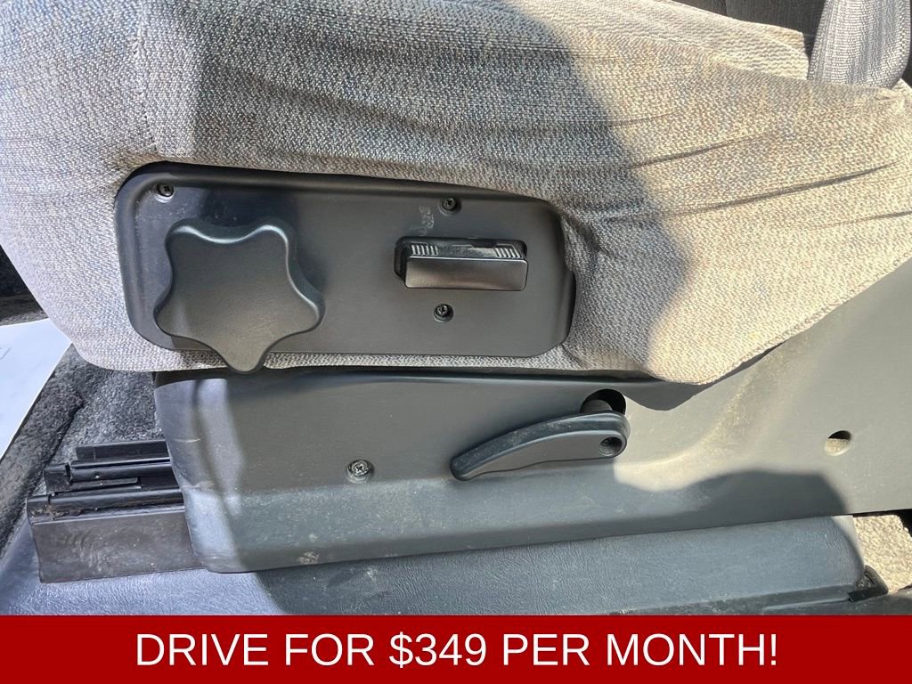 Used 2001 GMC Yukon SLE image 38