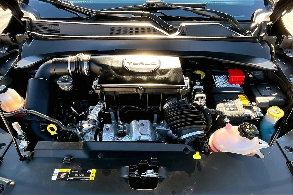 Used 2024 Jeep Compass Latitude image 10