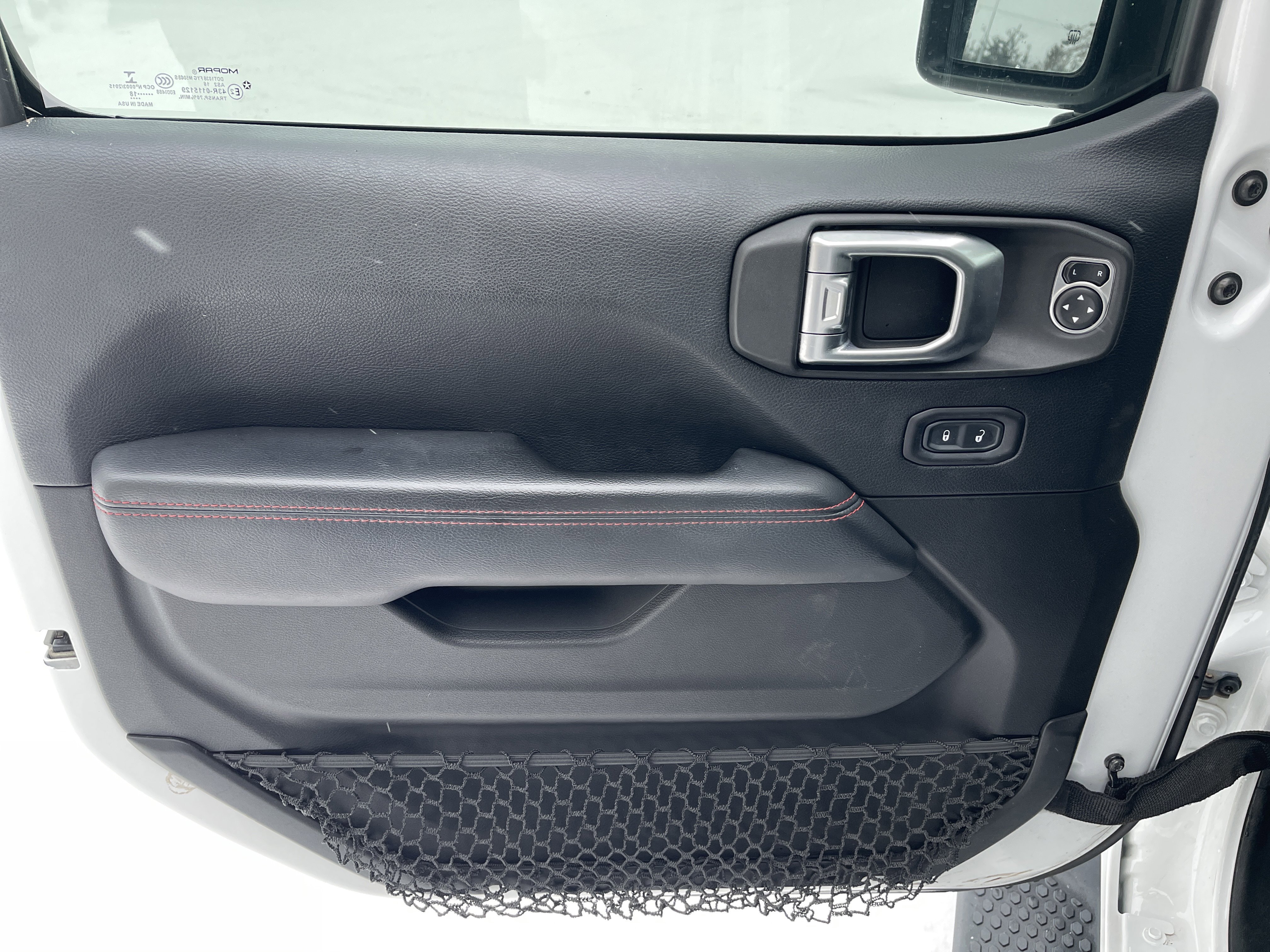 Used 2018 Jeep Wrangler Unlimited Rubicon w/ Steel Bumper Group image 12