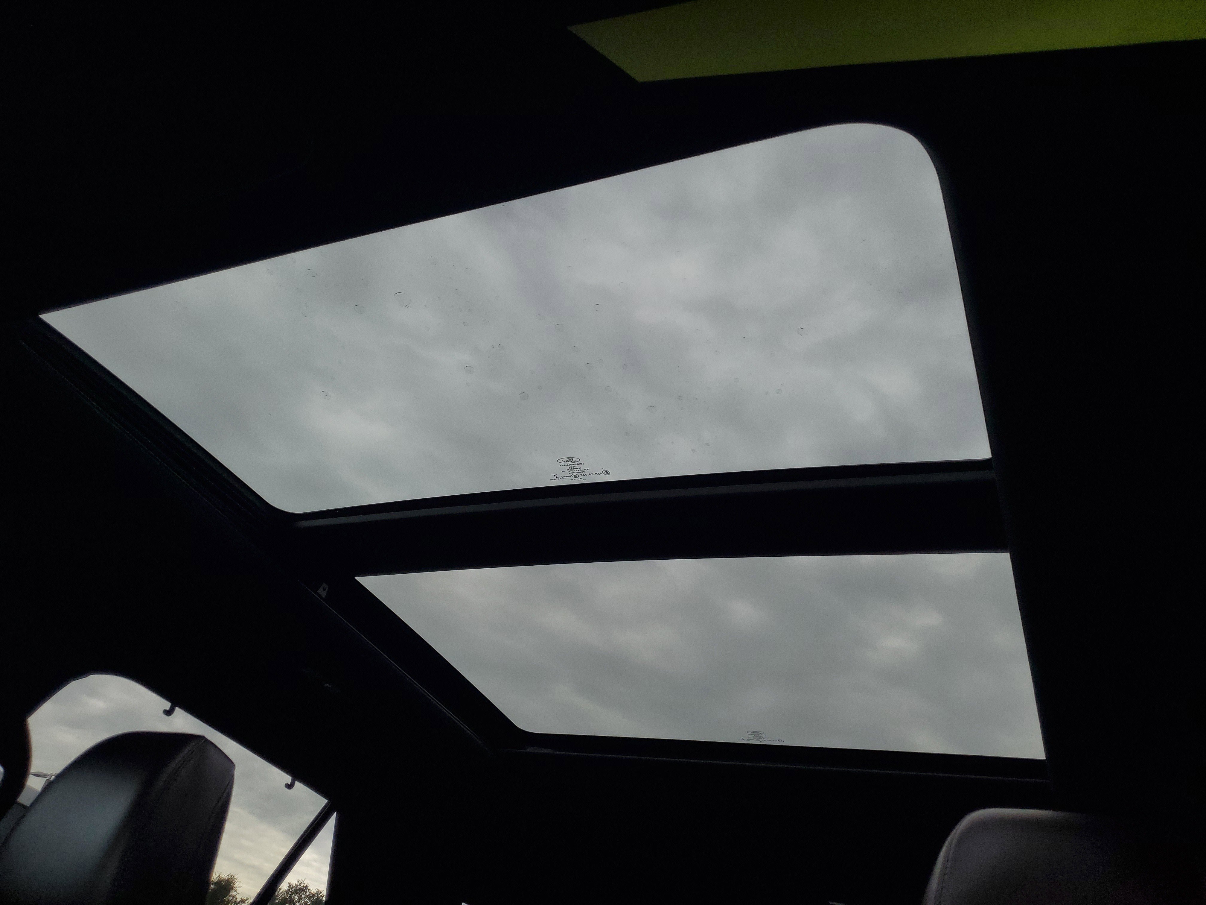 Used 2020 Ford Explorer Platinum w/ Premium Technology Package image 30