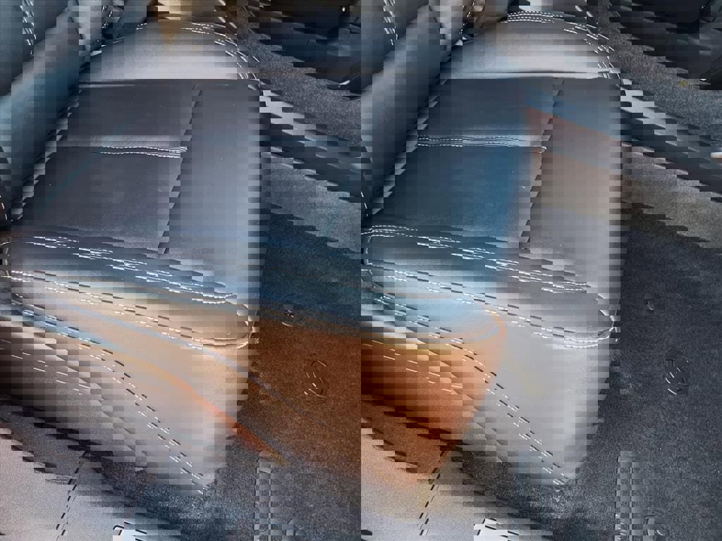 Used 2025 Cadillac Optiq Sport 1 image 20