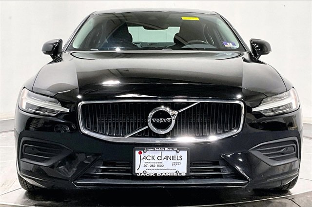 Used 2019 Volvo S60 T5 Momentum w/ Premium Package image 3