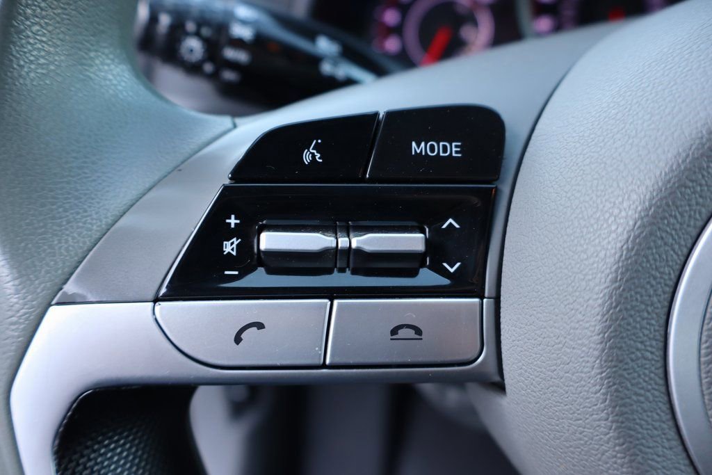 Used 2021 Hyundai Elantra SE image 9