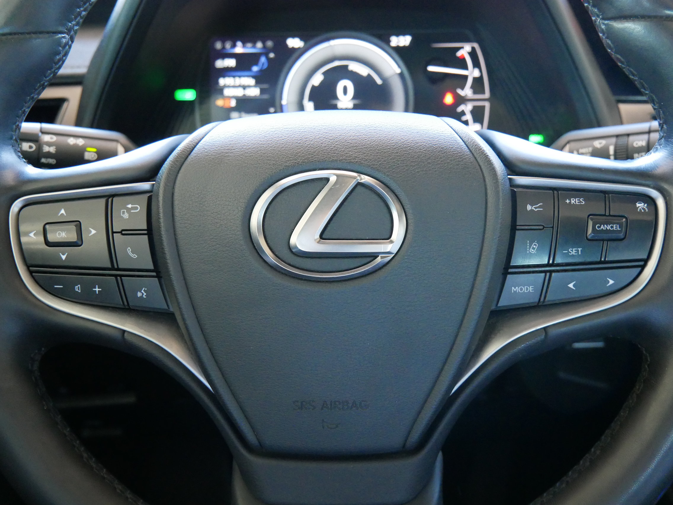 Used 2024 Lexus UX 250h FWD w/ Premium Package image 28