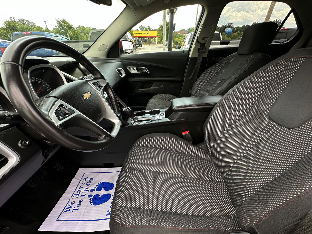 Used 2017 Chevrolet Equinox LT w/ Convenience Package image 11