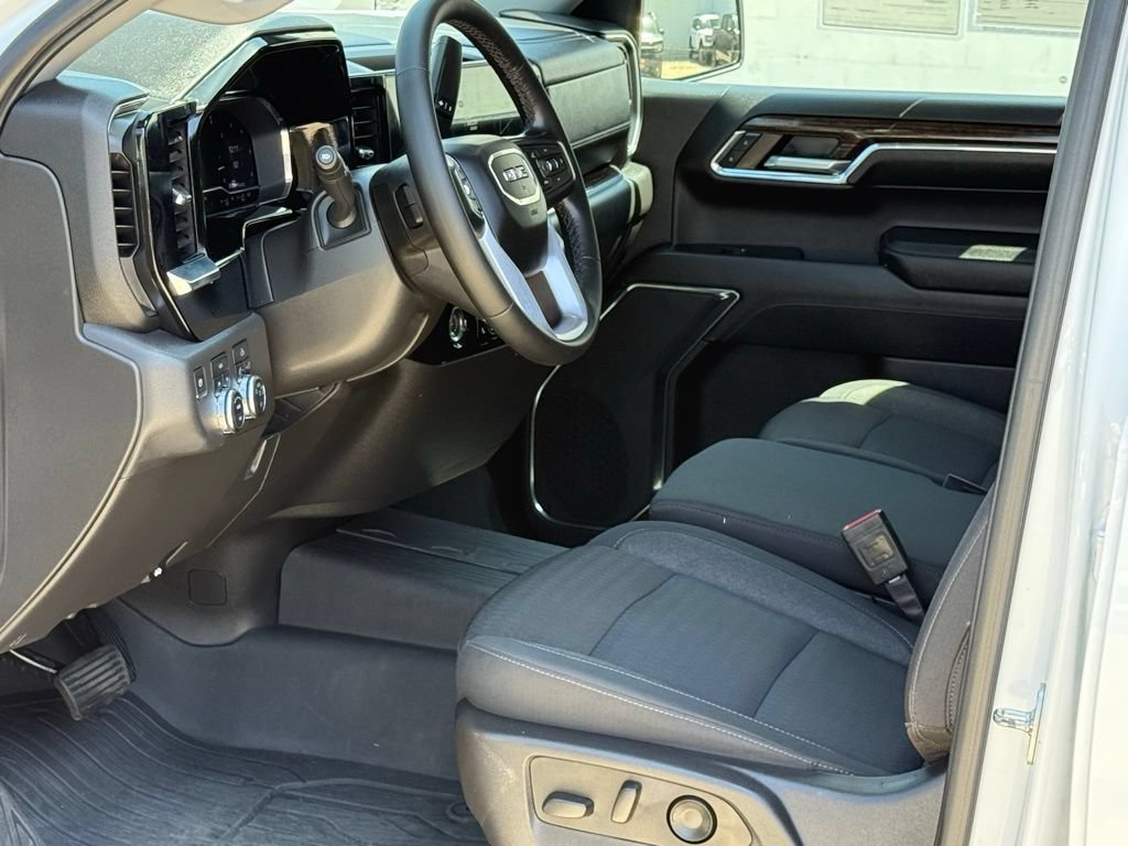 Used 2024 GMC Sierra 1500 Elevation w/ LPO, Elevation Black Package AWD/4WD image 6