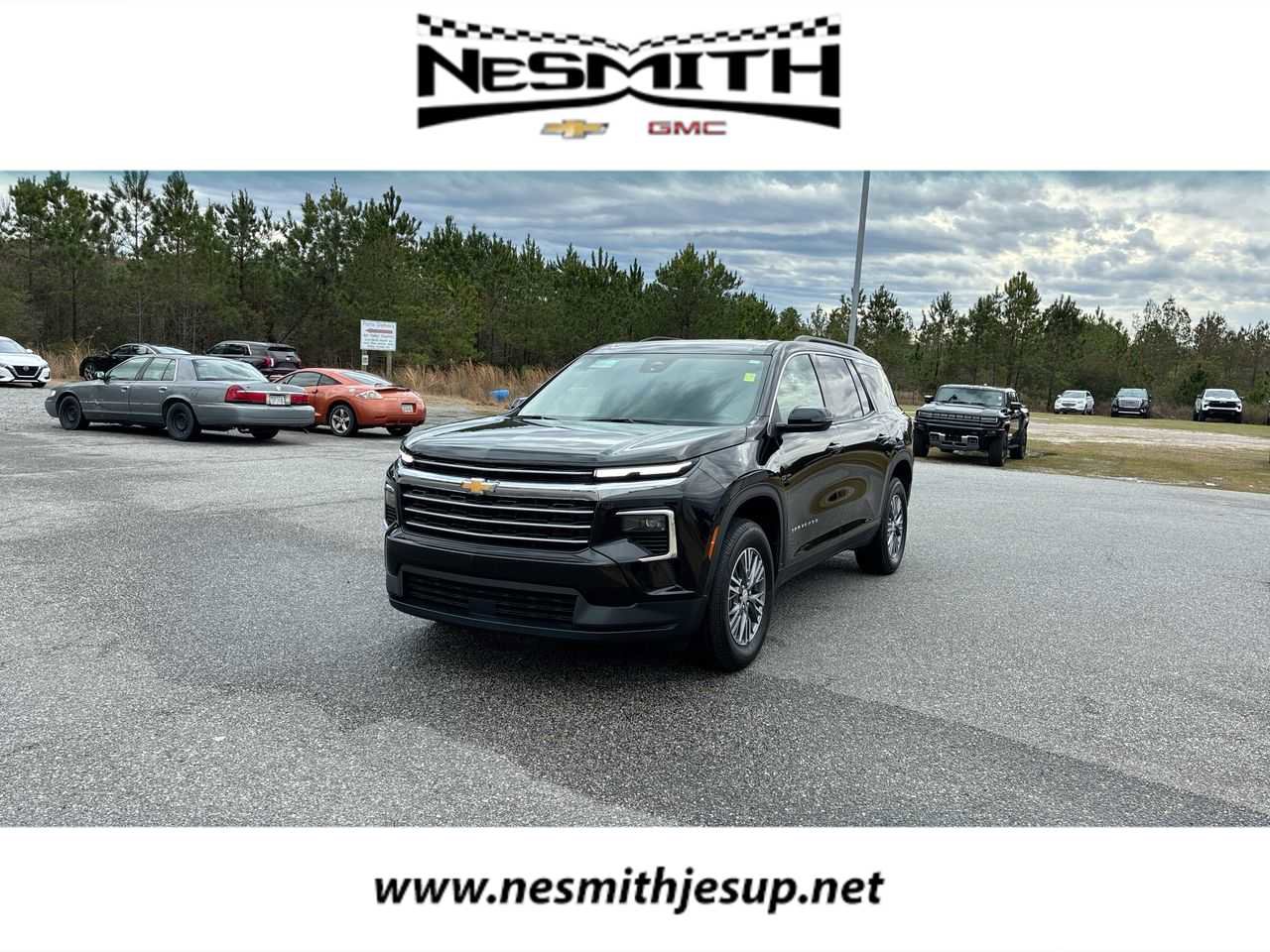 Used 2025 Chevrolet Traverse LT