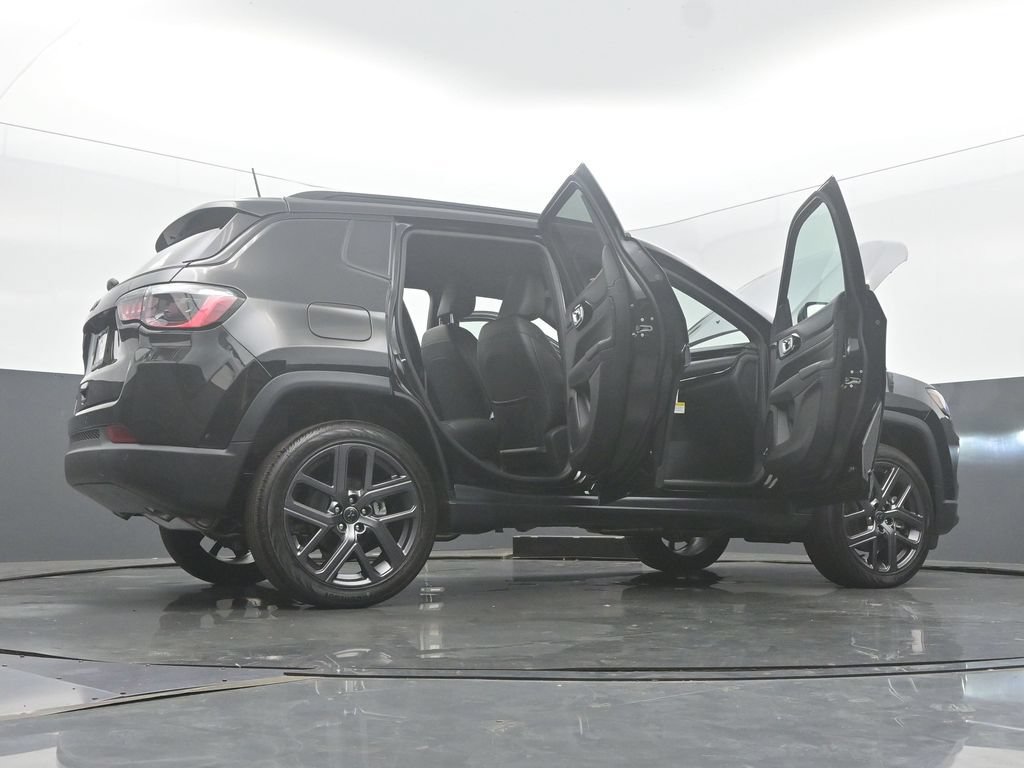 New 2026 Jeep Compass Limited w/ Sun, Sound & Navigation Group AWD/4WD image 59