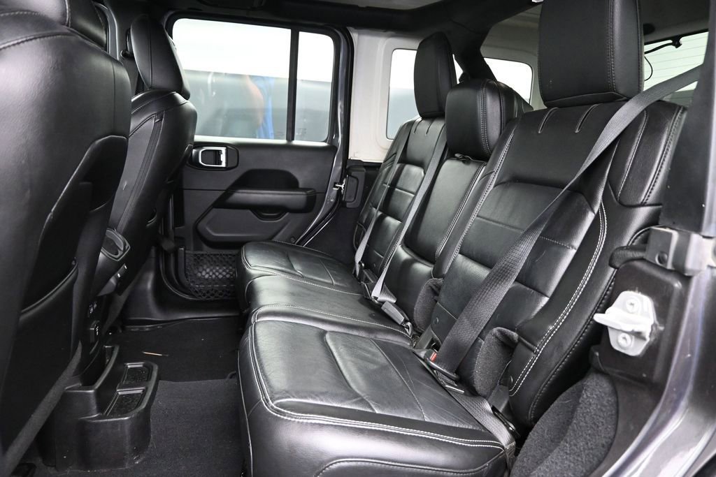 Used 2018 Jeep Wrangler Unlimited Sahara AWD/4WD image 29