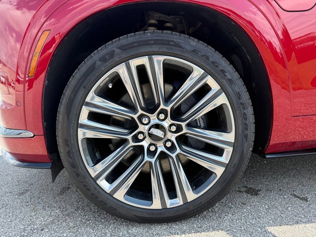 Certified 2026 Cadillac Vistiq Sport w/ LPO, Floor Liner Package AWD/4WD image 14